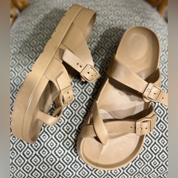 None Shoes - Slide Sandal Platform Birkenstock Style Strappy Buckled Straps Rubber Water SZ 7